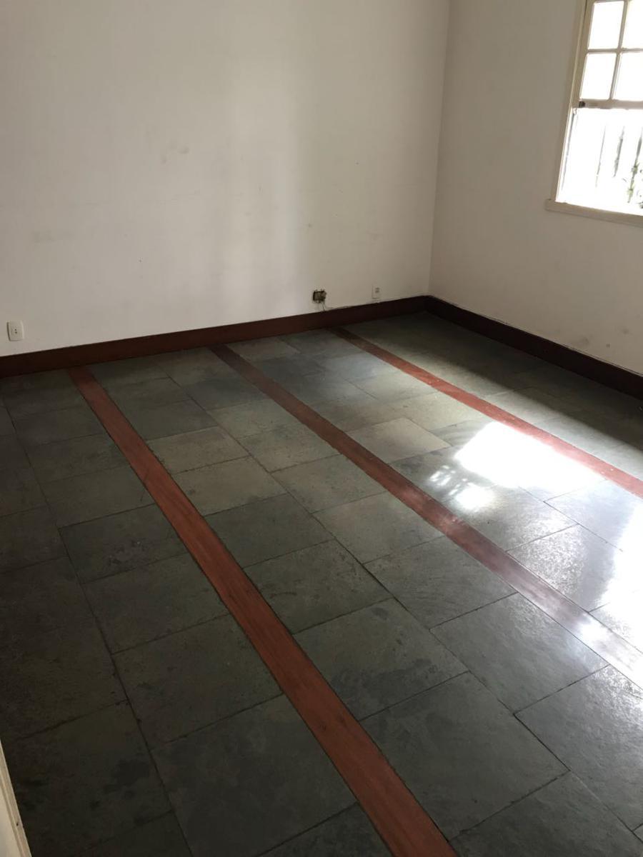 Casa Comercial, Cruzeiro, 0 Quarto, 0 Vaga