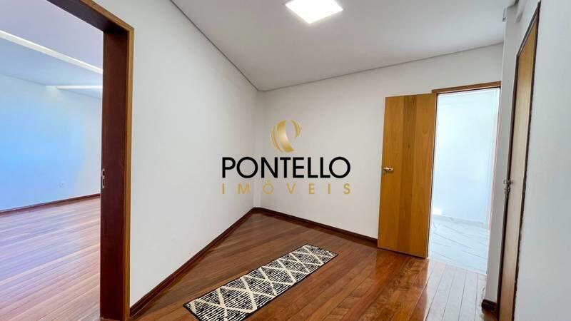 Casa, Estoril, 3 Quartos, 6 Vagas, 1 Suíte
