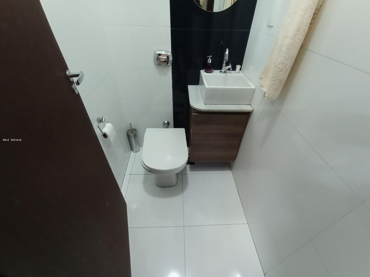 Casa, Santa Branca, 3 Quartos, 2 Vagas, 1 Suíte