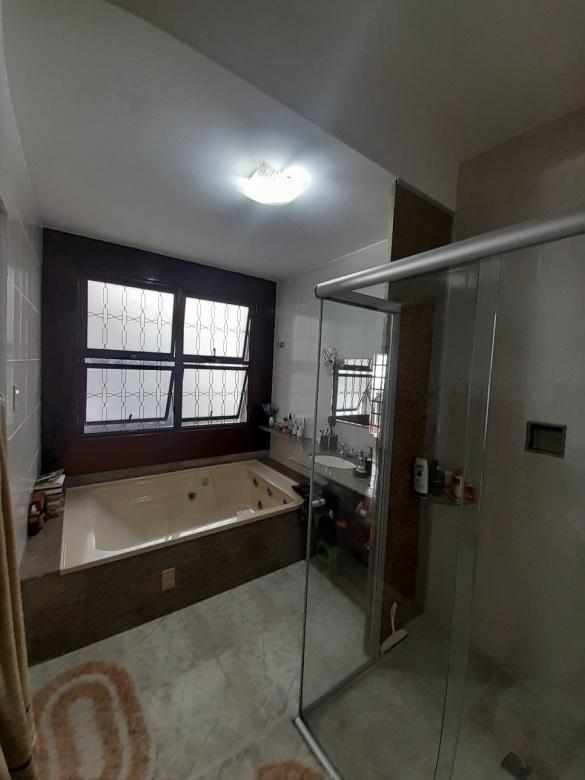 Casa, Camargos, 8 Quartos, 3 Vagas, 4 Suítes