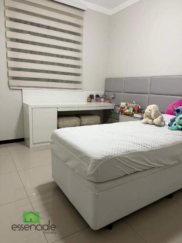 Casa, Europa, 3 Quartos, 3 Vagas, 1 Suíte