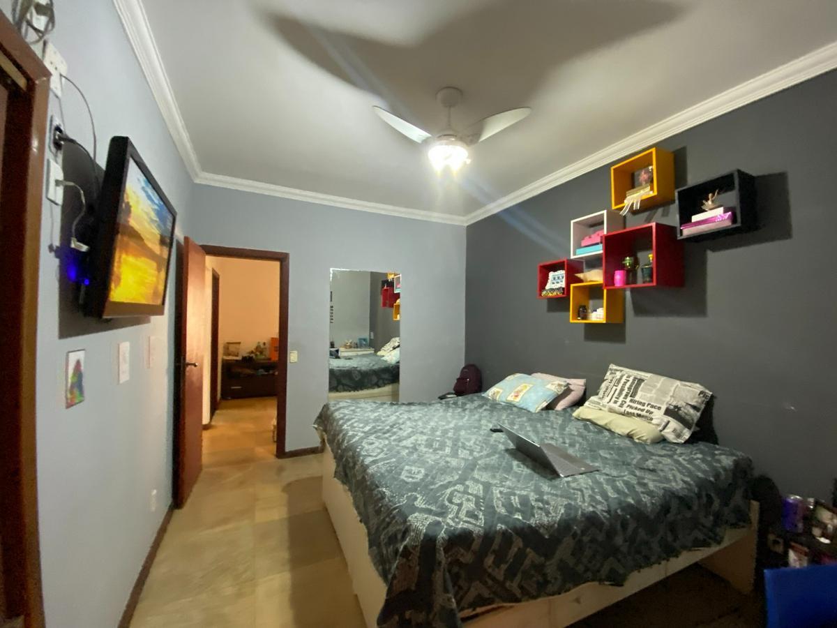 Casa, Braúnas, 3 Quartos, 7 Vagas, 3 Suítes