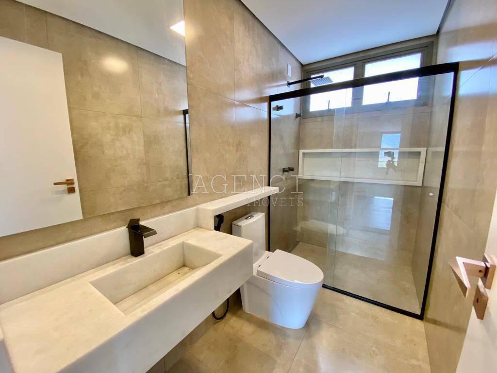 Casa, Alphaville - Lagoa dos Ingleses, 5 Quartos, 0 Vaga, 1 Suíte
