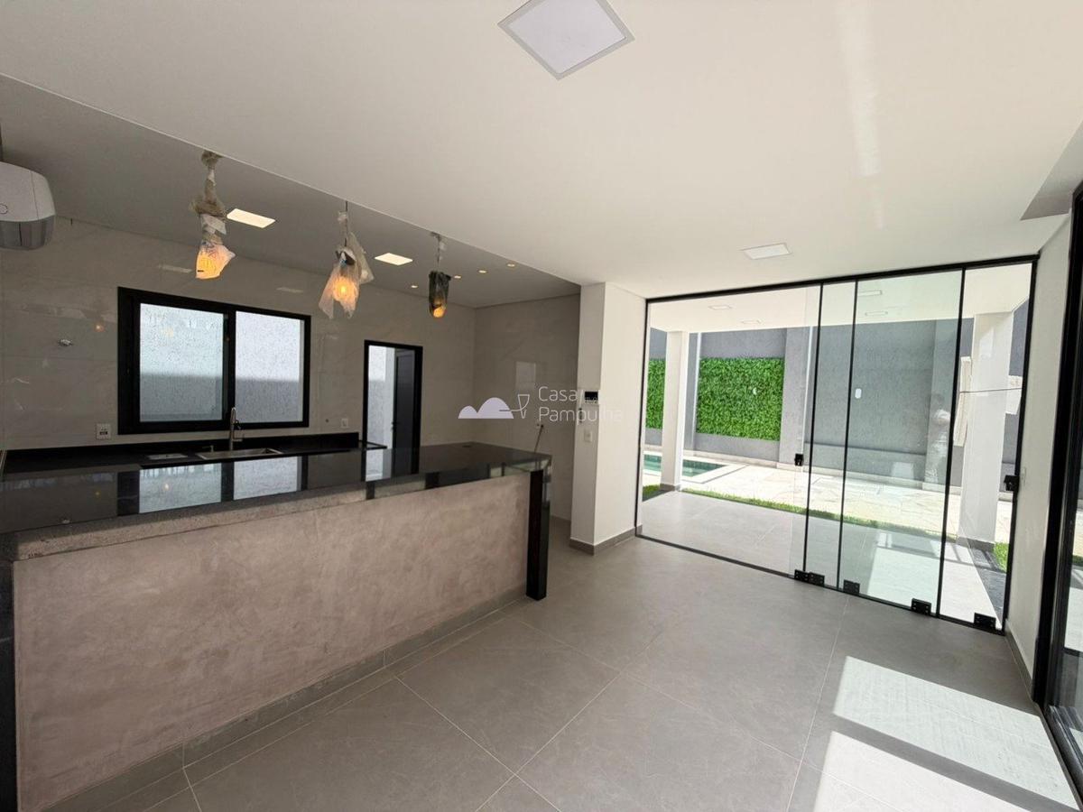 Casa, Trevo, 4 Quartos, 3 Vagas, 3 Suítes