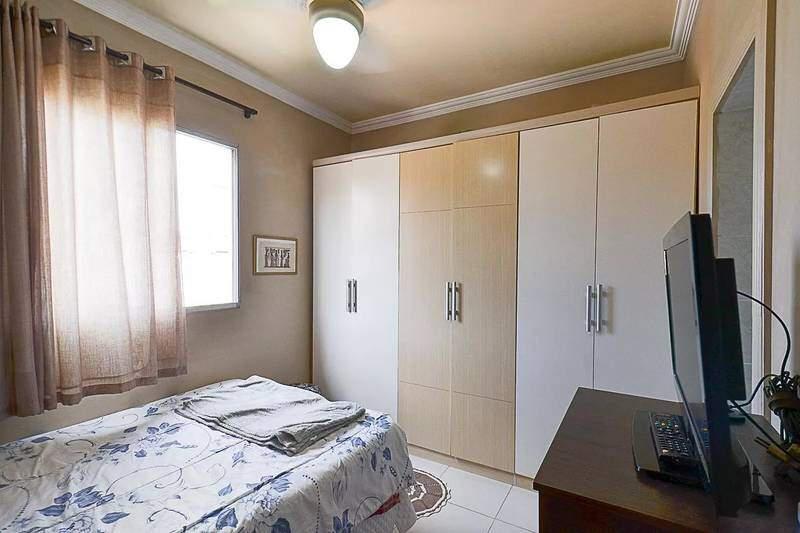 Apartamento, Sagrada Família, 2 Quartos, 1 Vaga, 1 Suíte