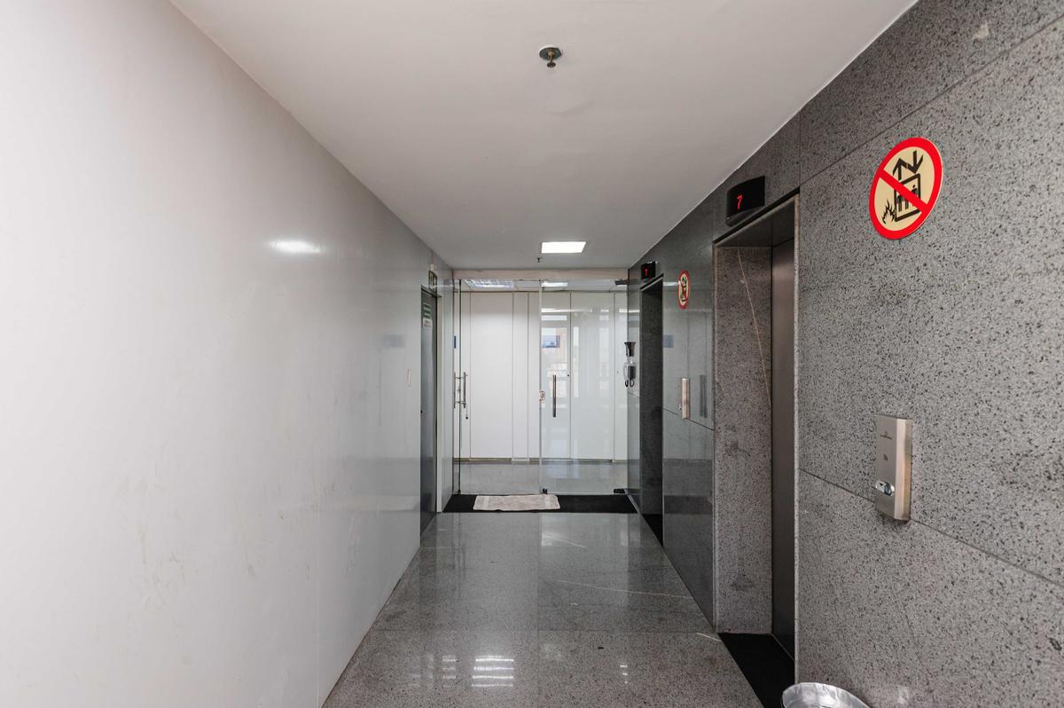 Sala, Funcionários, 0 Quarto, 5 Vagas