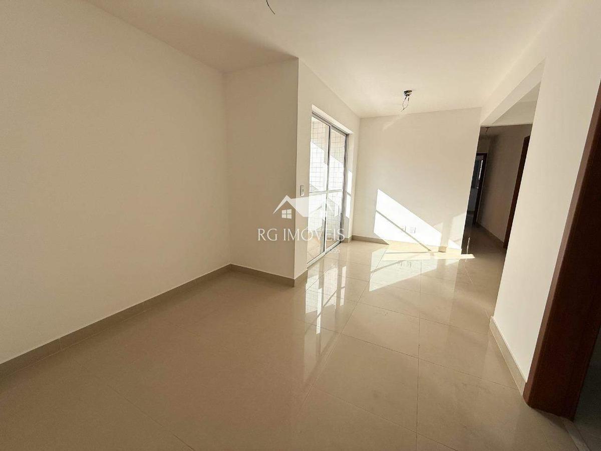 Apartamento, Barreiro, 3 Quartos, 2 Vagas, 1 Suíte