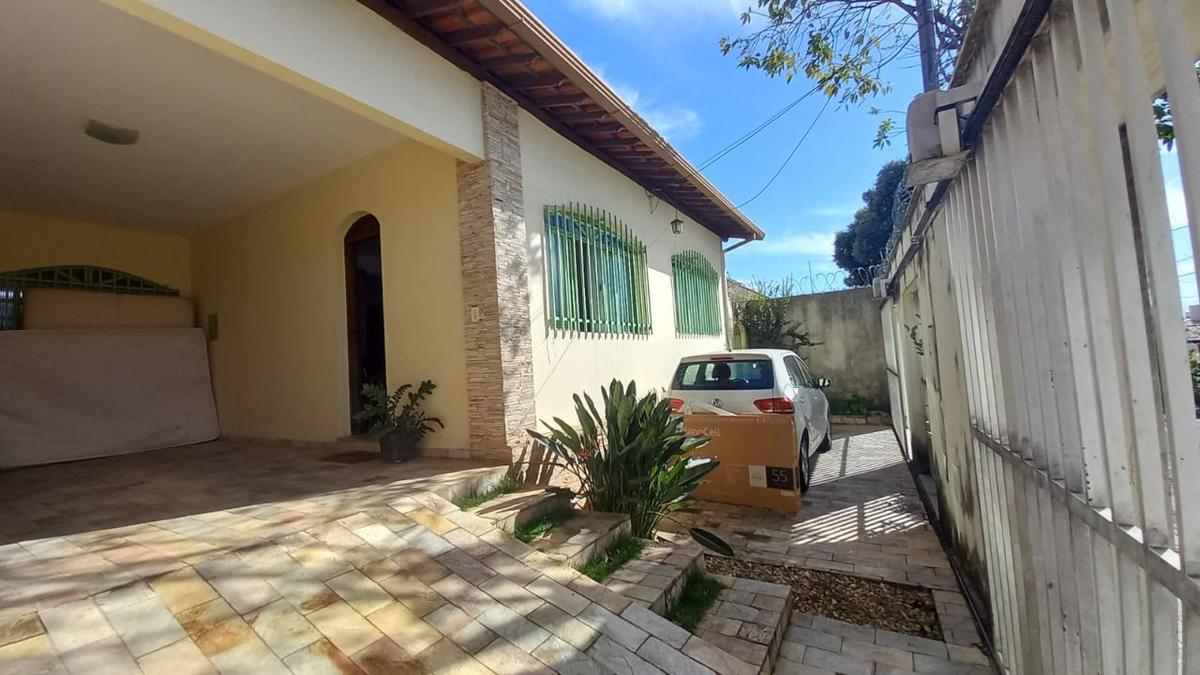Casa, Santa Rosa, 3 Quartos, 2 Vagas, 1 Suíte