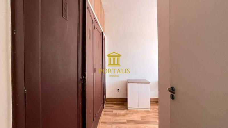 Apartamento, Floresta, 6 Quartos, 0 Vaga, 1 Suíte