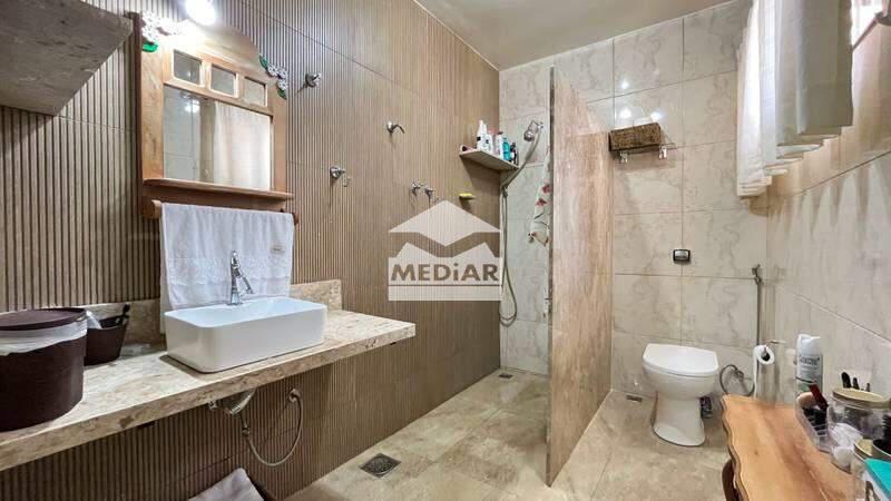 Casa, Castelo, 5 Quartos, 3 Vagas, 1 Suíte
