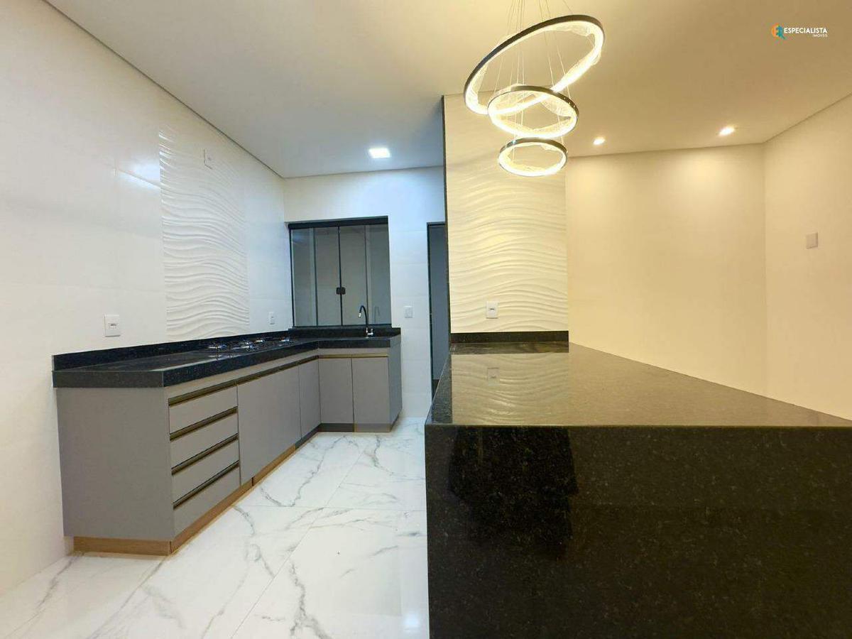 Casa, Novo Centro, 3 Quartos, 2 Vagas, 1 Suíte