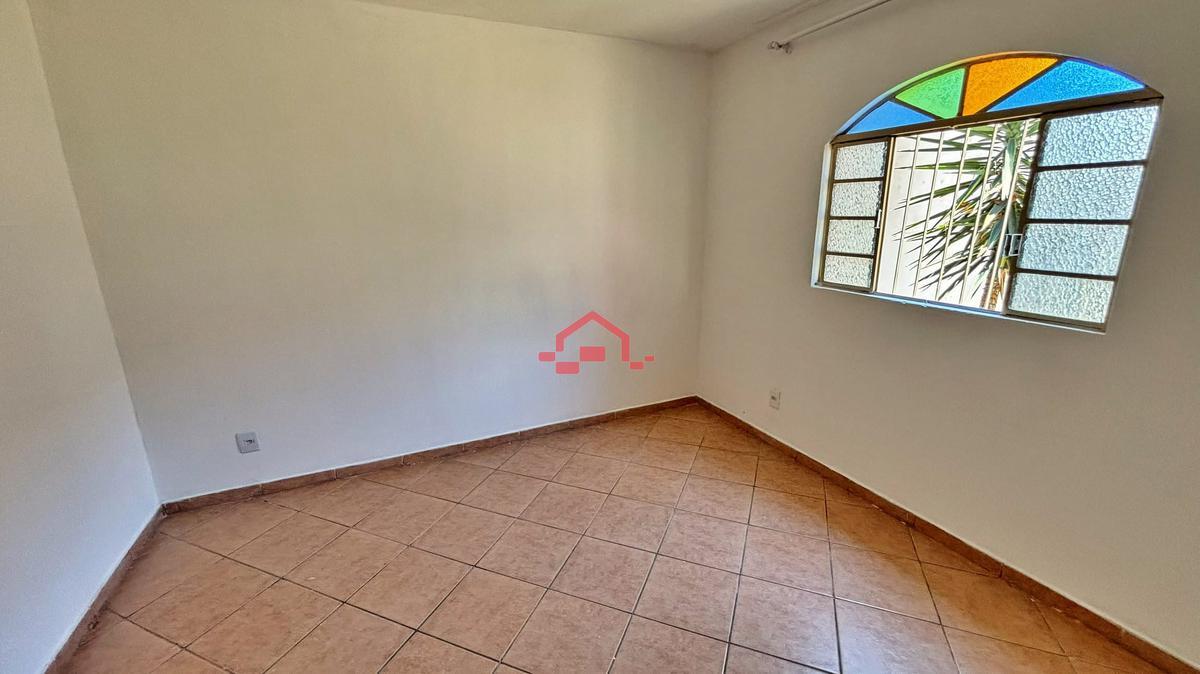 Casa, Minas Brasil, 2 Quartos, 0 Vaga