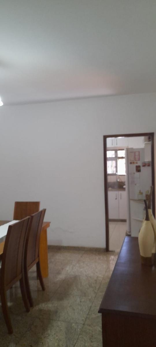 Casa, Arvoredo, 3 Quartos, 6 Vagas, 1 Suíte