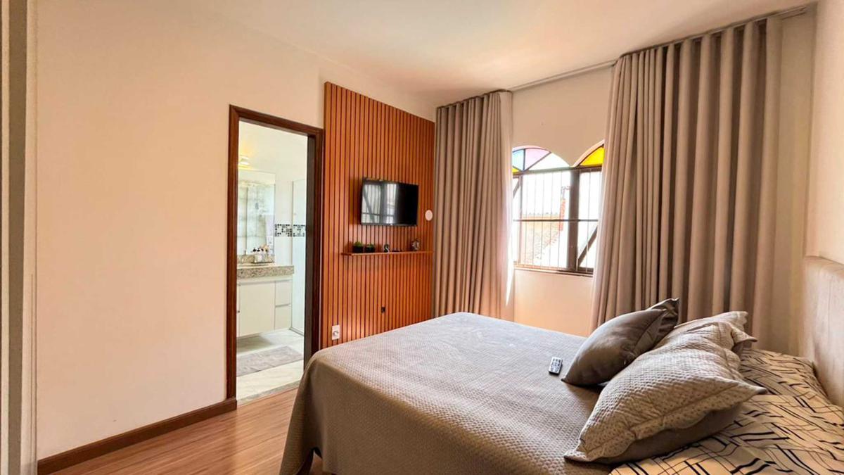 Casa, Alto Barroca, 5 Quartos, 2 Vagas, 2 Suítes