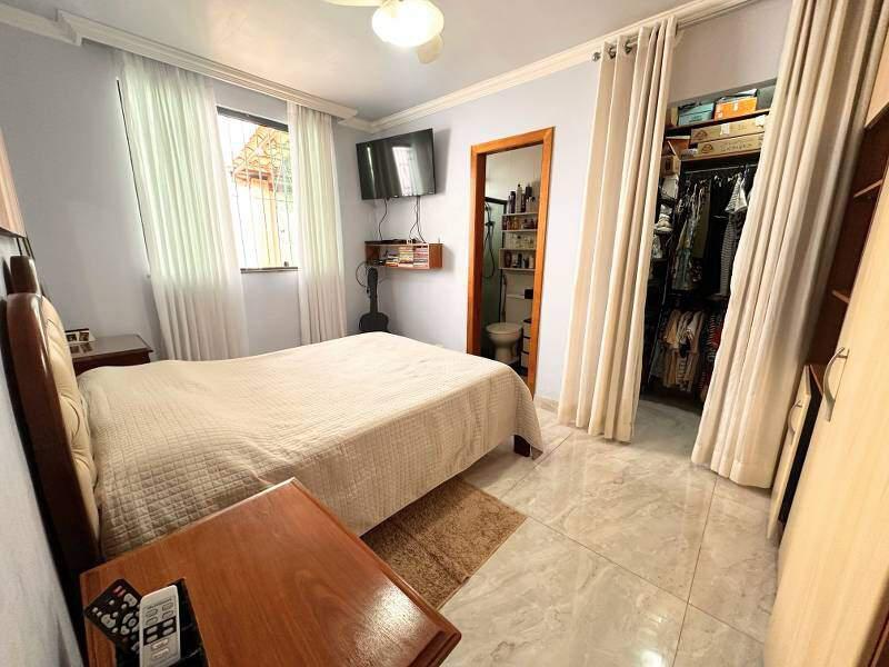 Casa, Fernão Dias, 3 Quartos, 2 Vagas, 1 Suíte