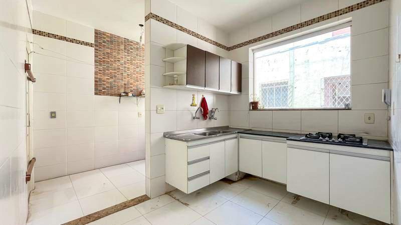 Apartamento, Floresta, 3 Quartos, 0 Vaga, 1 Suíte
