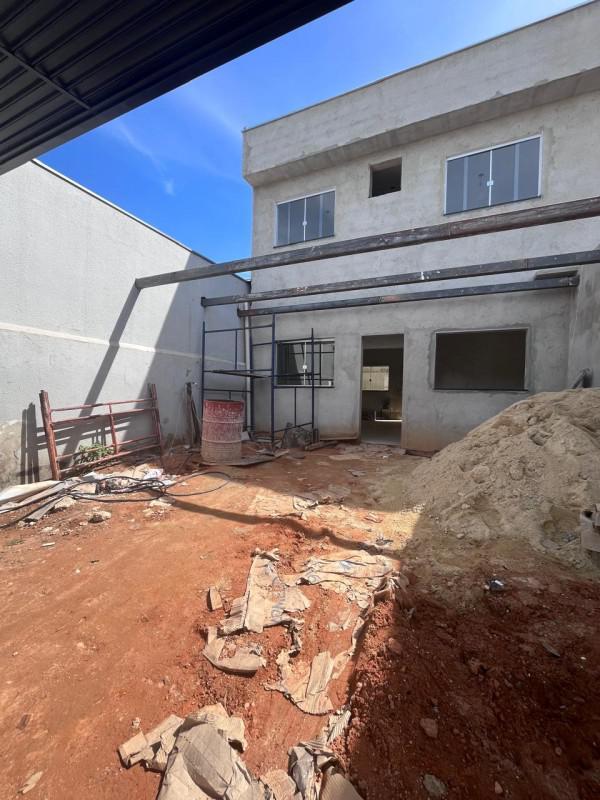 Casa, Centro, 3 Quartos, 2 Vagas, 1 Suíte