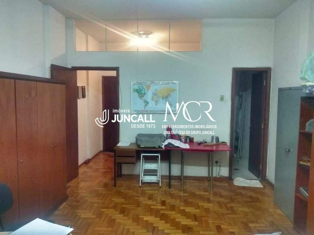 Sala, Centro