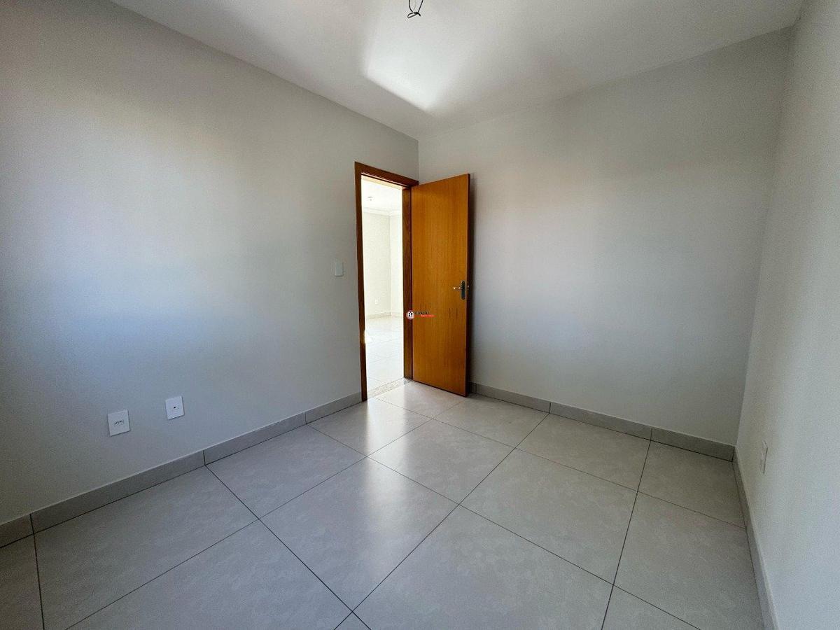 Apartamento, Santa Mônica, 2 Quartos, 1 Vaga