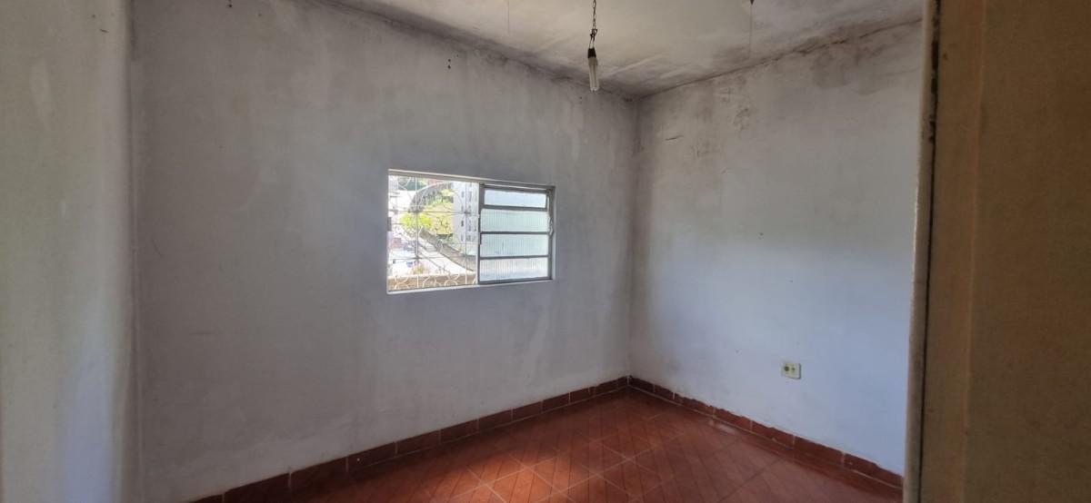 Casa, Sagrada Família, 5 Quartos, 0 Vaga, 1 Suíte