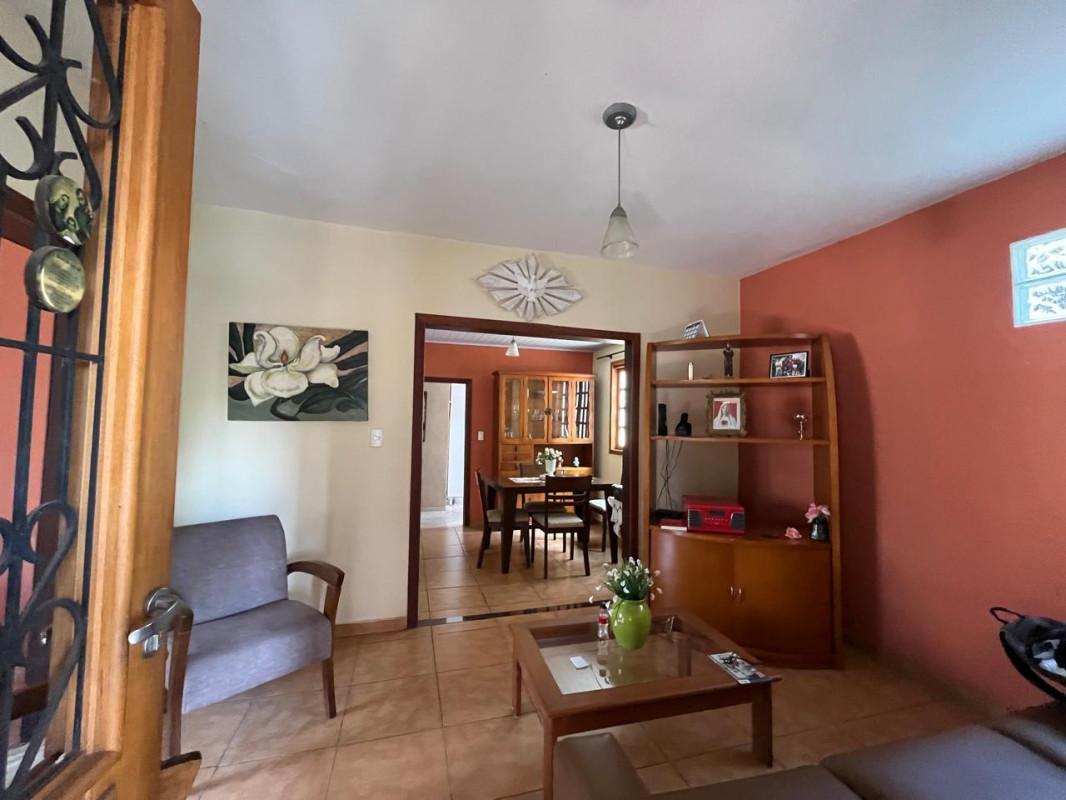 Casa, Santa Efigênia, 6 Quartos, 6 Vagas, 1 Suíte