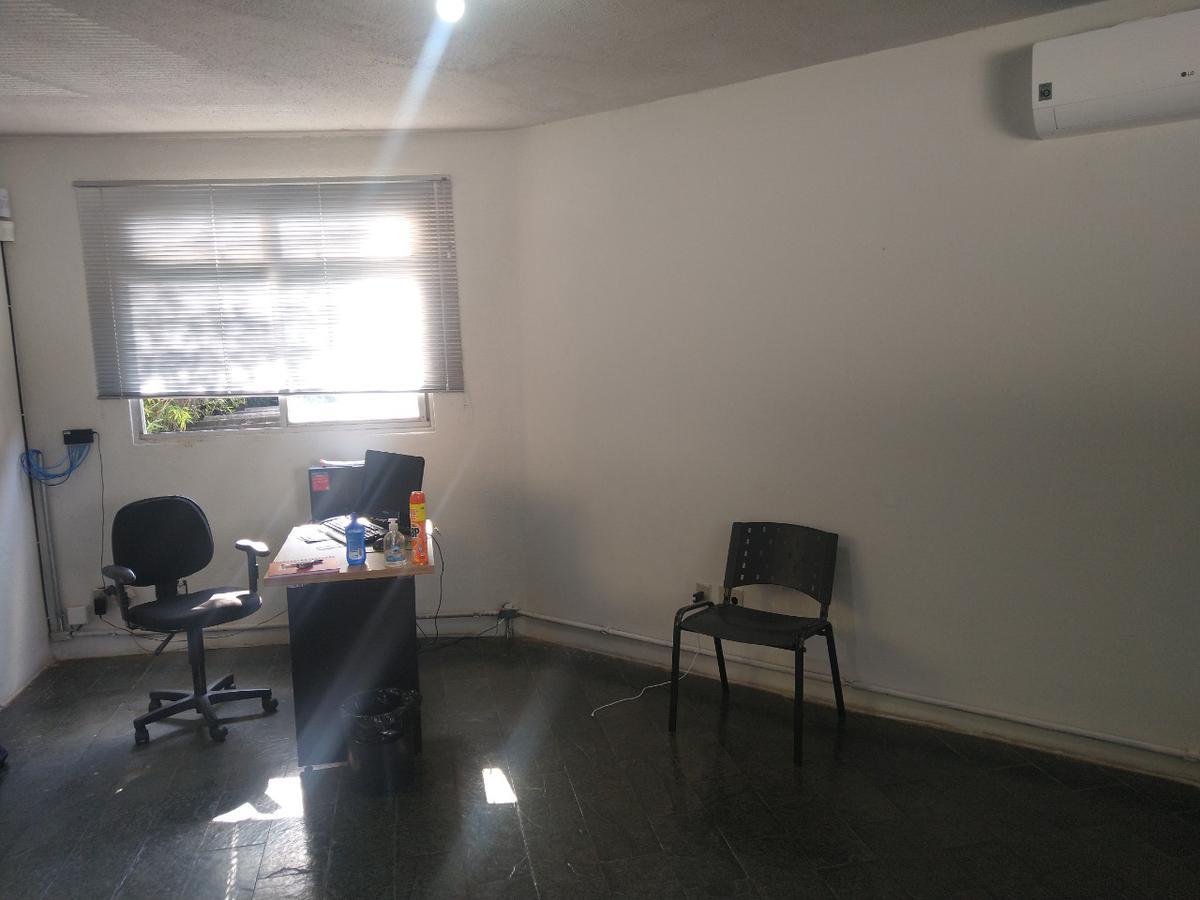 Lote, Cincão, 1 Quarto, 20 Vagas