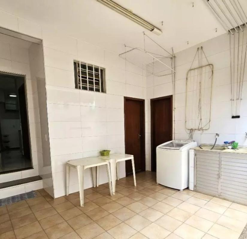 Casa, Castelo, 4 Quartos, 3 Vagas, 2 Suítes