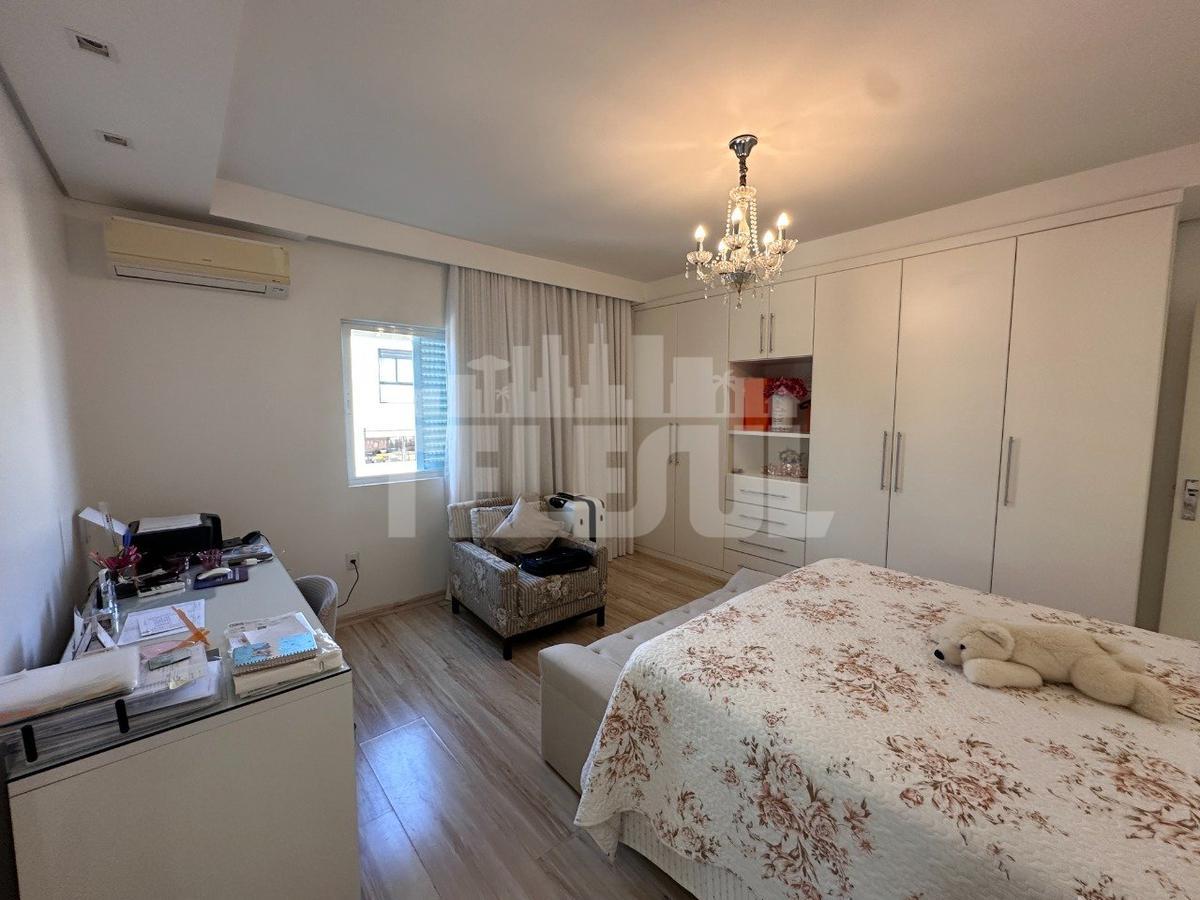 Casa, Parque São José, 5 Quartos, 4 Vagas, 5 Suítes