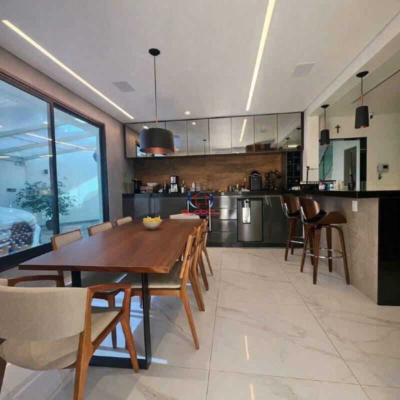 Casa, Trevo, 3 Quartos, 3 Vagas, 1 Suíte