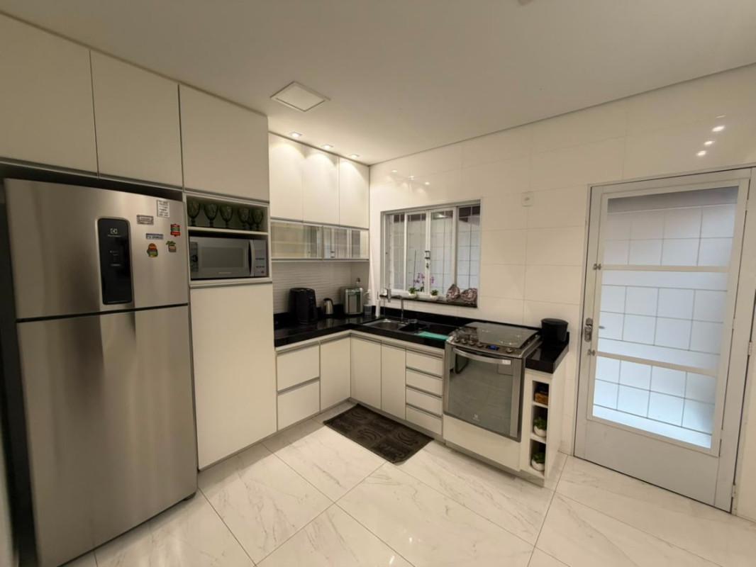 Casa, Planalto, 4 Quartos, 3 Vagas, 1 Suíte
