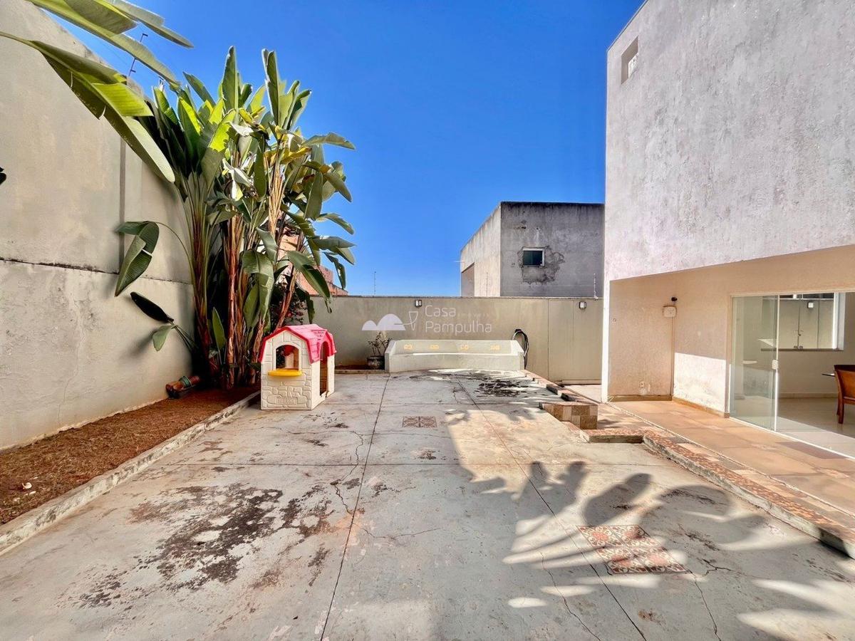 Casa, Trevo, 4 Quartos, 4 Vagas, 2 Suítes