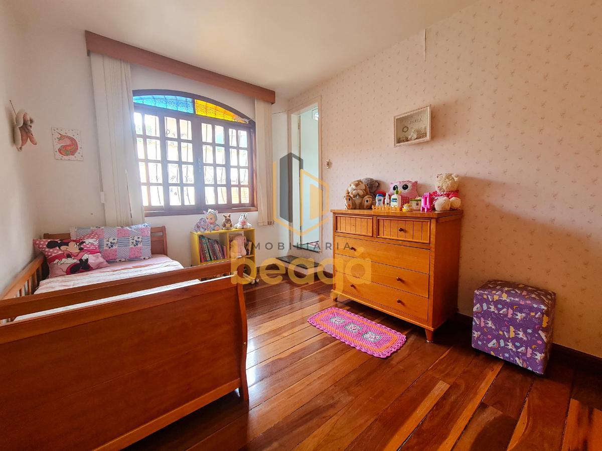 Casa, Santa Mônica, 3 Quartos, 2 Vagas, 2 Suítes