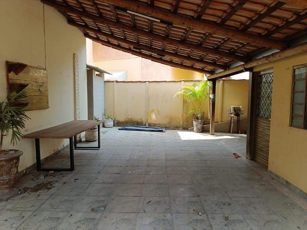 Casa, Boa Vista, 8 Quartos, 4 Vagas, 1 Suíte