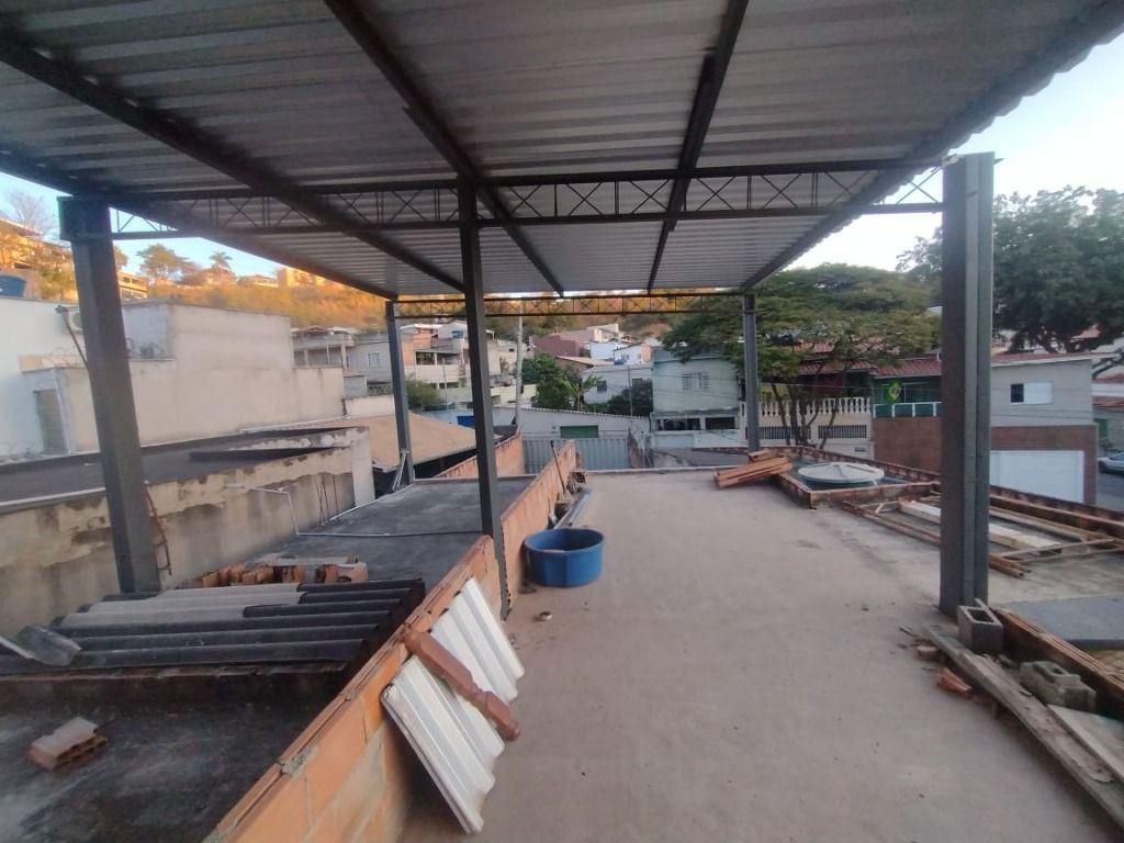 Casa, Jardim Vitória, 2 Quartos, 0 Vaga