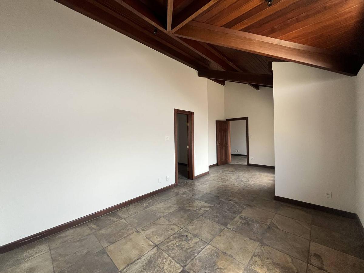 Casa, Professores, 5 Quartos, 2 Vagas, 2 Suítes