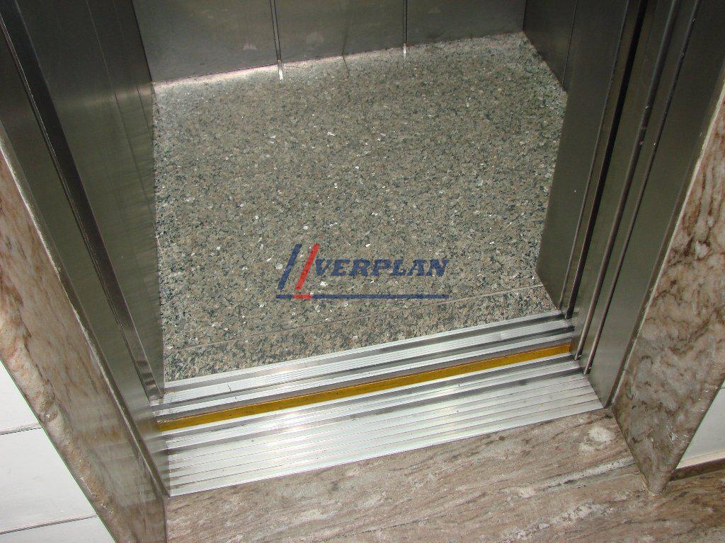 Sala, Santa Efigênia