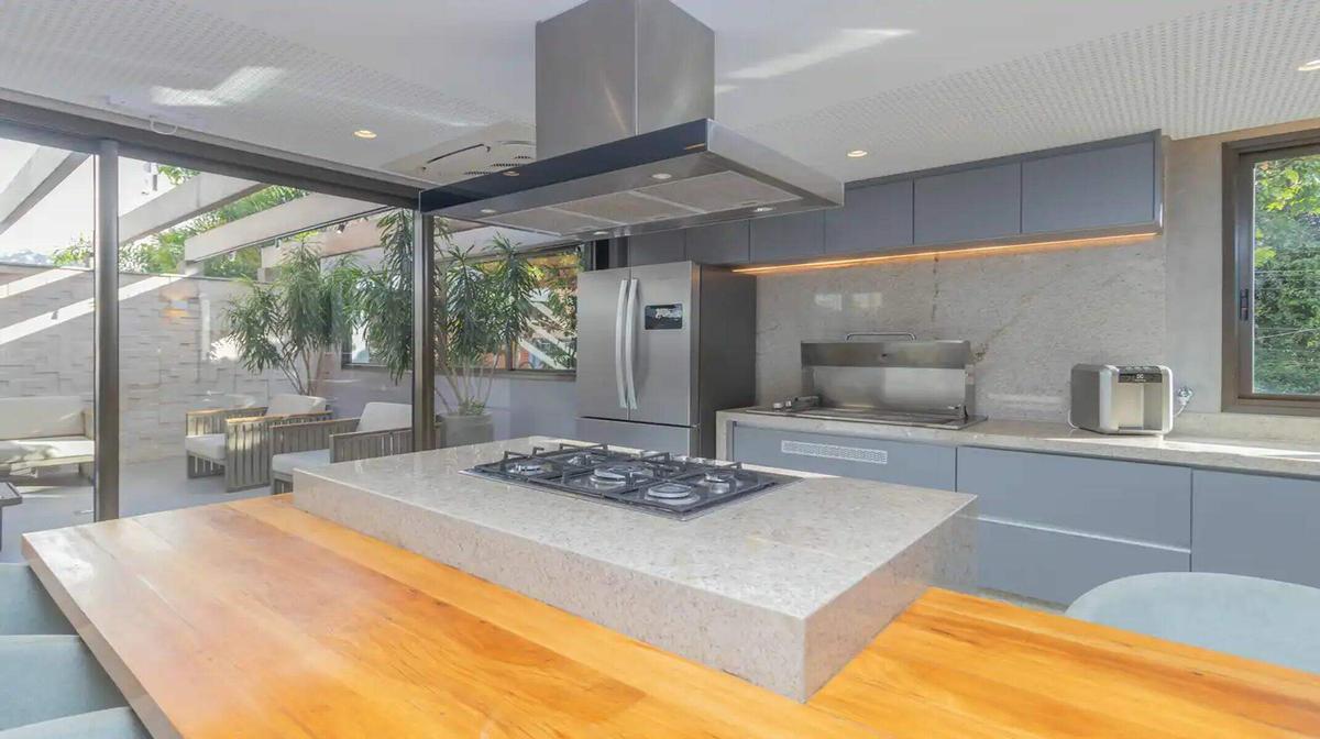 Cobertura, Serra, 3 Quartos, 2 Vagas, 1 Suíte