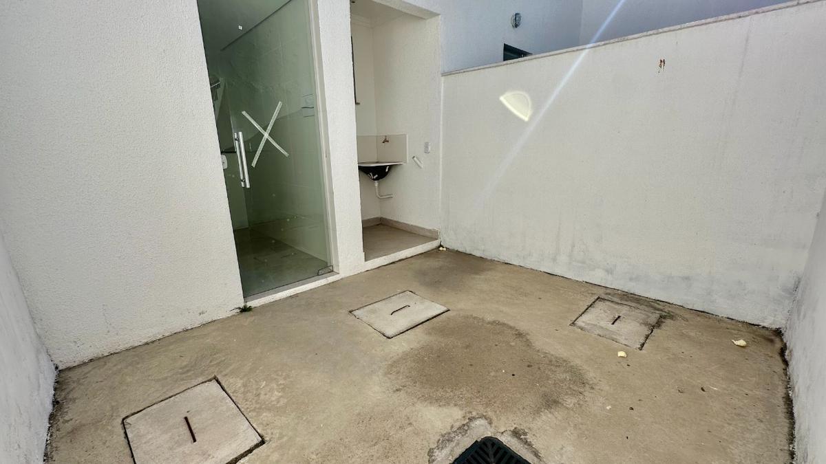 Casa, Piratininga (venda Nova), 2 Quartos, 1 Vaga, 2 Suítes