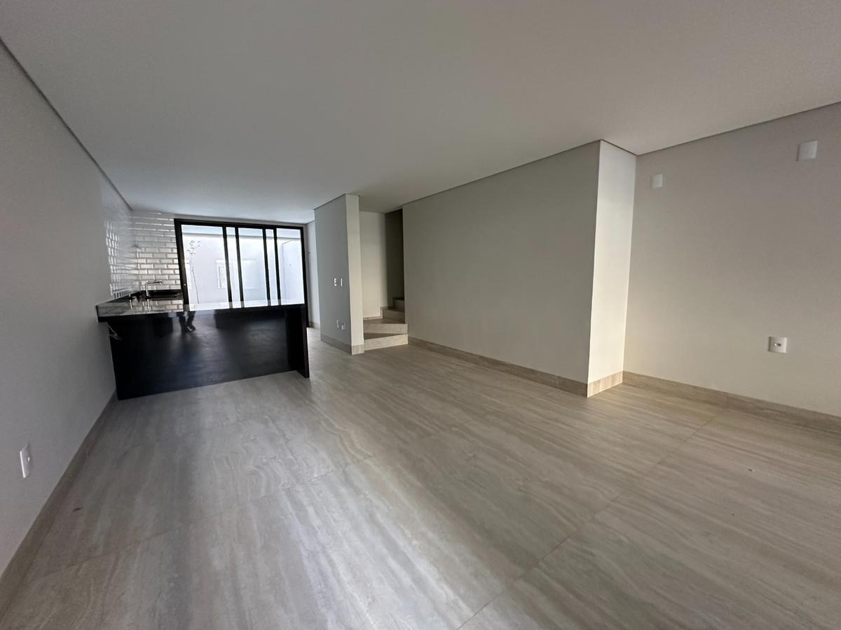Casa, Jaraguá, 4 Quartos, 4 Vagas, 1 Suíte