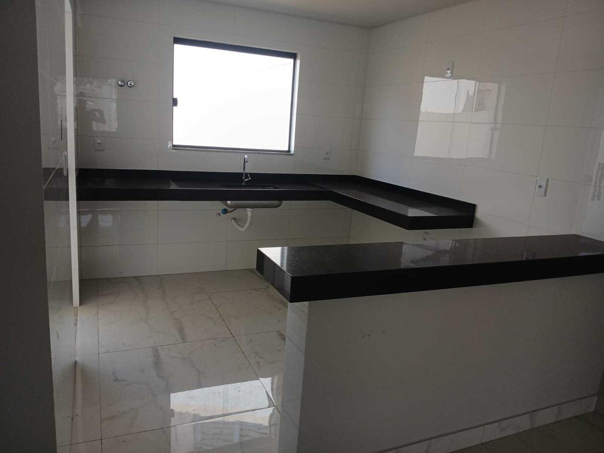 Casa, Floramar, 3 Quartos, 2 Vagas, 1 Suíte