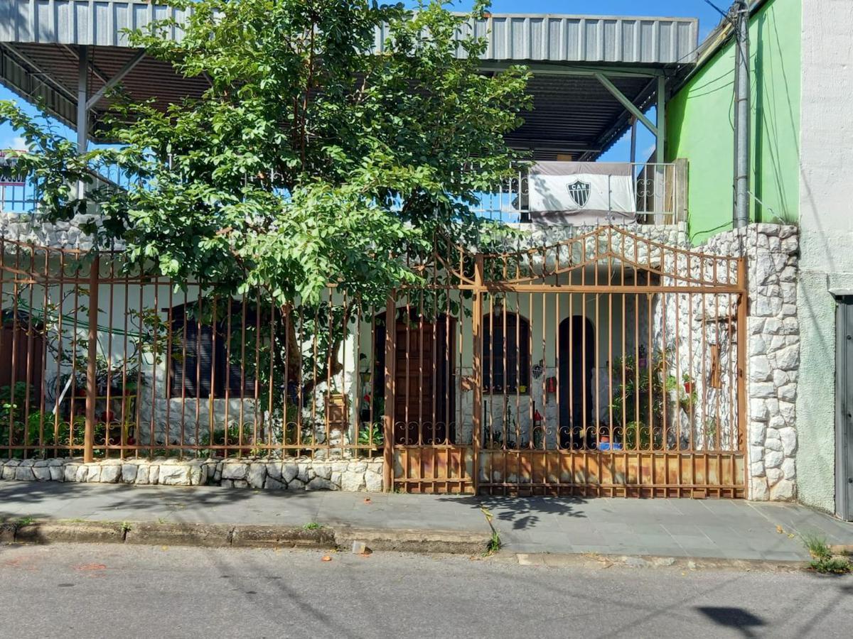 Casa, Sagrada Família, 4 Quartos, 2 Vagas, 1 Suíte