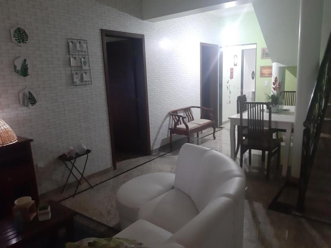 Casa, Centro, 3 Quartos, 4 Vagas, 2 Suítes