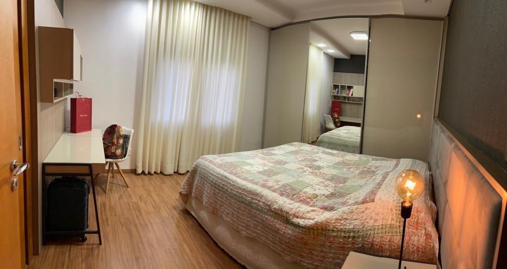 Casa, Centro, 4 Quartos, 1 Vaga, 4 Suítes