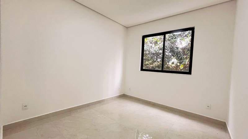 Casa, Santa Branca, 3 Quartos, 2 Vagas, 1 Suíte