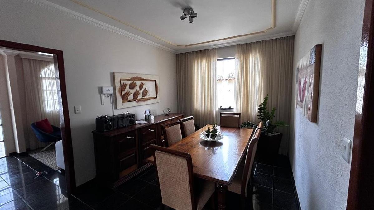 Casa, Santa Amélia, 4 Quartos, 15 Vagas, 1 Suíte