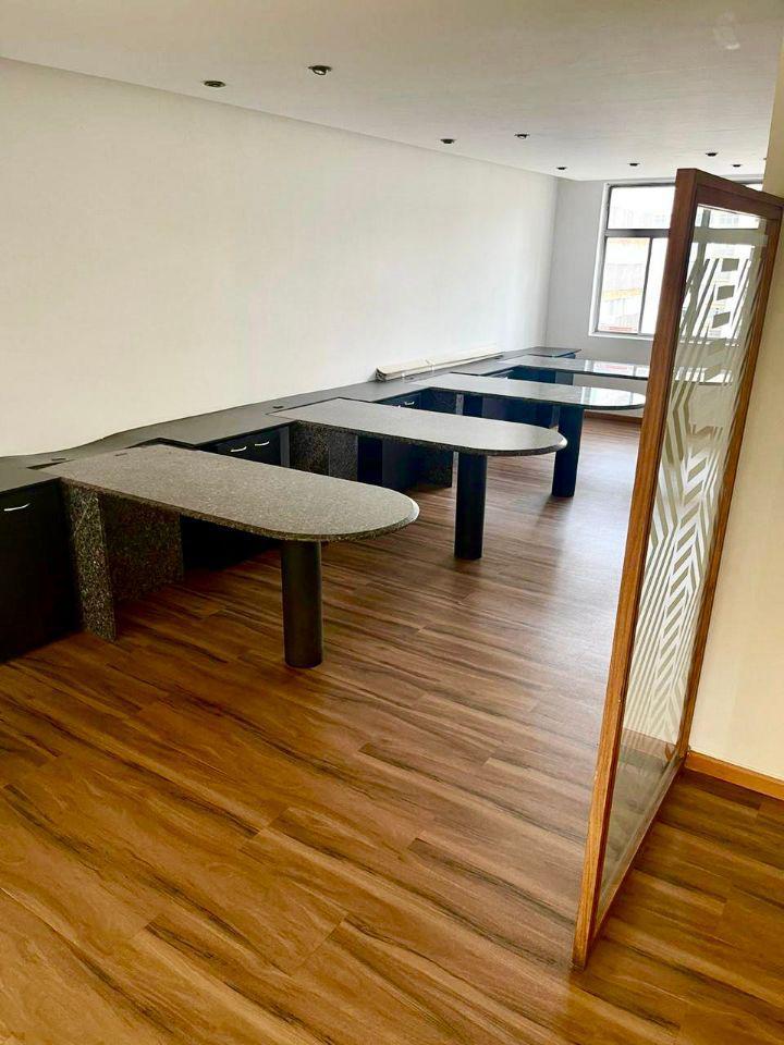 Sala, Centro