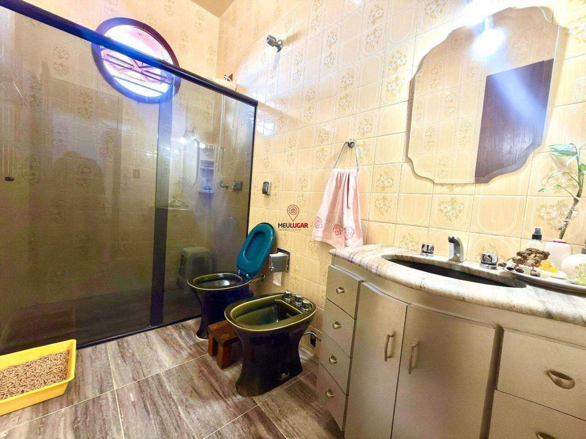 Casa, Barreiro, 3 Quartos, 5 Vagas, 1 Suíte