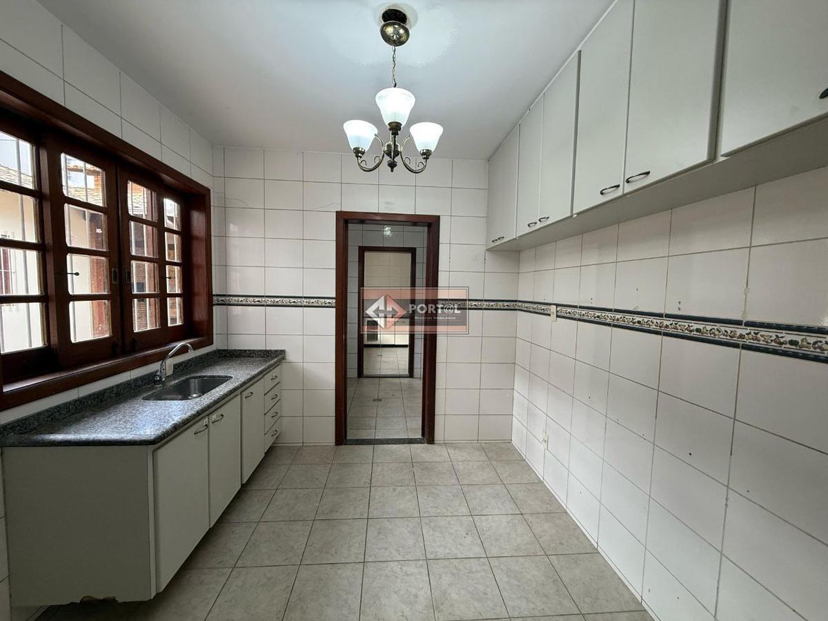 Casa Comercial, Itapoã, 5 Quartos, 4 Vagas, 2 Suítes