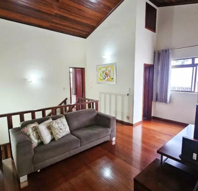 Casa, Castelo, 4 Quartos, 3 Vagas, 2 Suítes