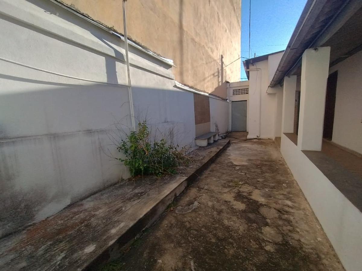 Casa, Centro, 4 Quartos, 0 Vaga